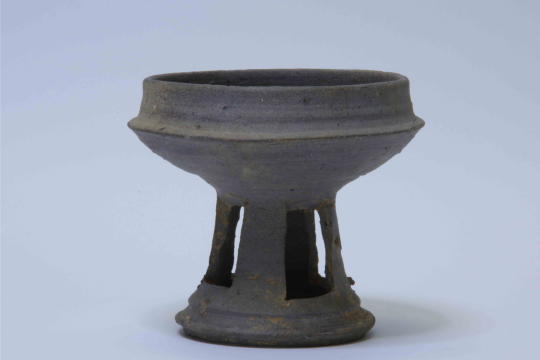 Stoneware: Pedestaled Bowl